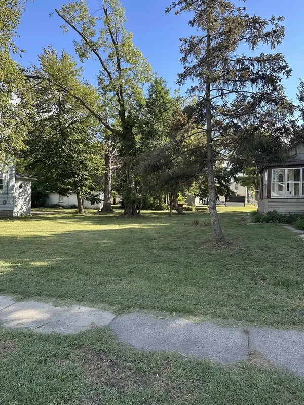 215 E Waupansie ST, Dwight, IL 60420