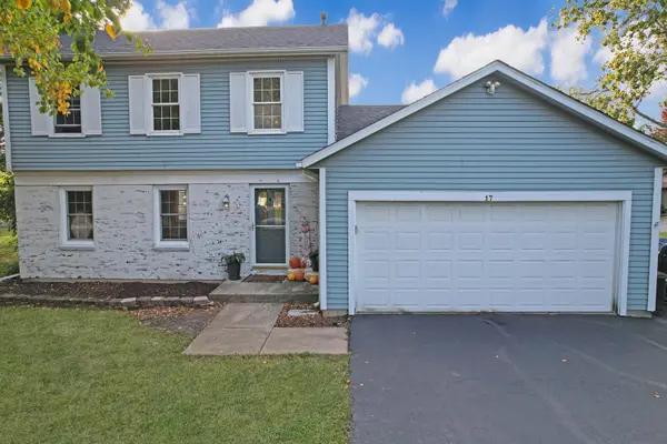 17 Basswood CT, Bristol, IL 60512