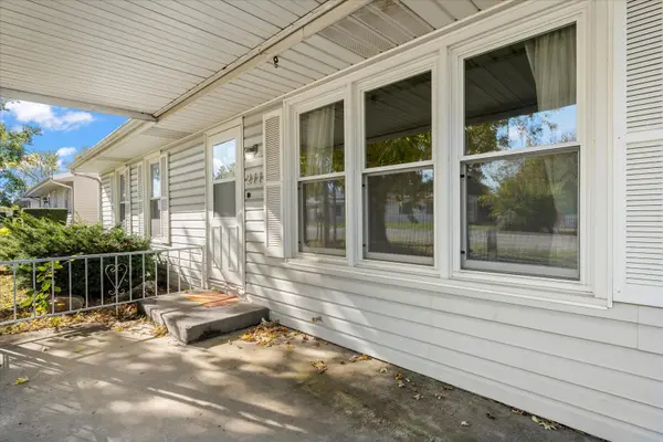211 S Main ST, Argenta, IL 62501