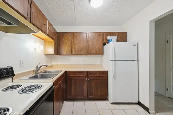 9701 N Dee RD #2I, Niles, IL 60714