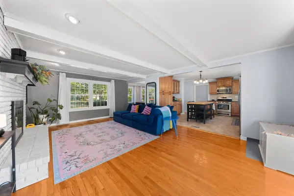 25W257 Gunston AVE, Naperville, IL 60540