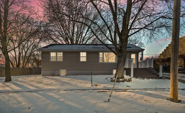 424 S Main ST, Farmer City, IL 61842