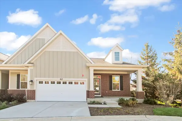 40 Tournament DR, Hawthorn Woods, IL 60047