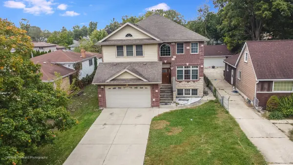 4018 N Grant ST, Westmont, IL 60559