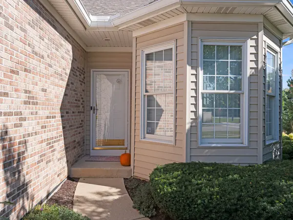 1N009 Mission CT, Winfield, IL 60190