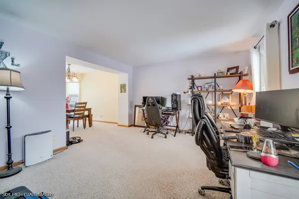 1465 Bridgeport LN, Aurora, IL 60504