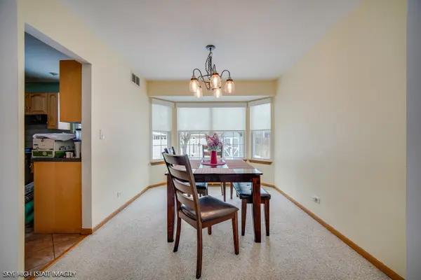 1465 Bridgeport LN, Aurora, IL 60504