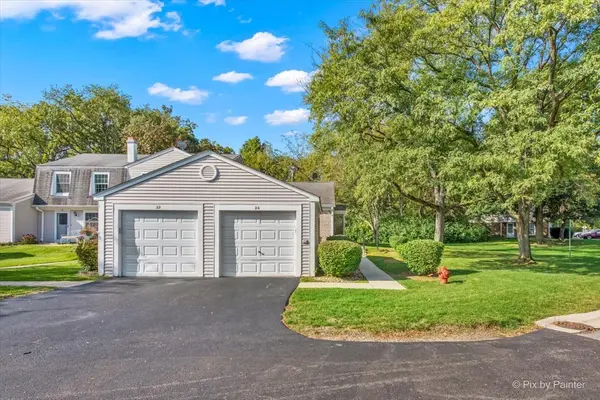 20 Red Oak TRL, Cary, IL 60013