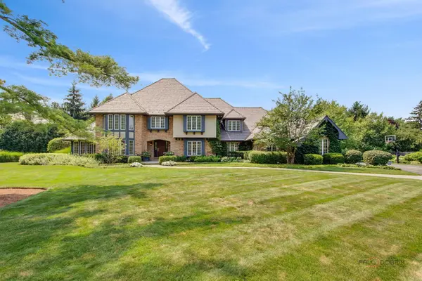 1090 Evergreen DR,  Lake Forest,  IL 60045