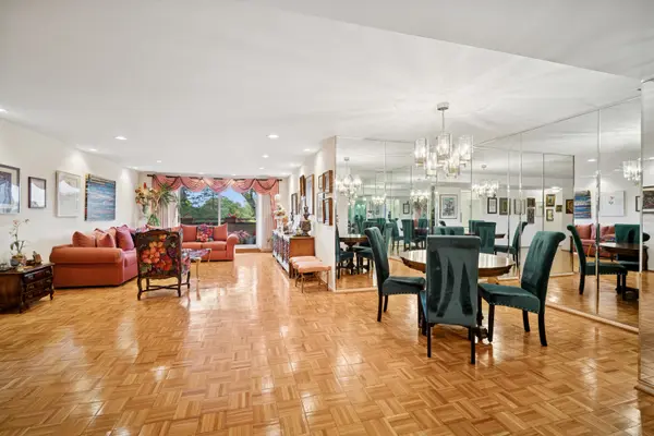 7201 N Lincoln AVE #301, Lincolnwood, IL 60712