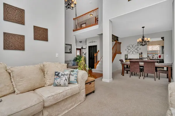 1631 Farmside LN, Bolingbrook, IL 60490