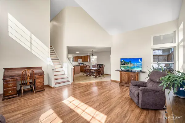 1438 Westbury CIR, North Aurora, IL 60542
