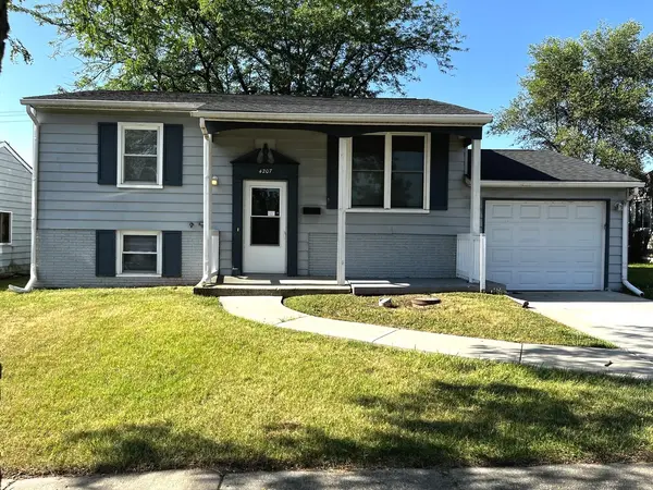 4207 Greenbrier LN, Richton Park, IL 60471