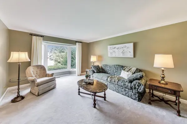 2098 Fall Brook DR, Naperville, IL 60565