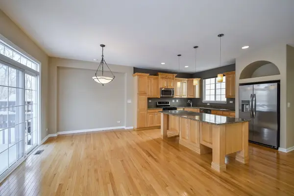 290 Remington DR, St. Charles, IL 60175