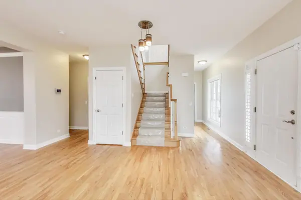 12354 S Blue Water Pkwy, Plainfield, IL 60585