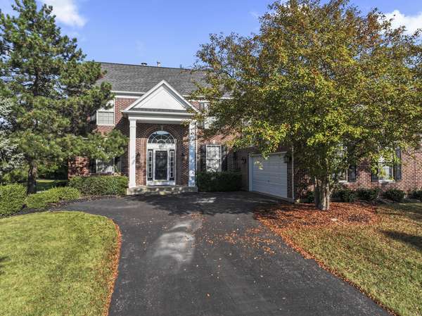 601 Woods Creek LN, Algonquin, IL 60102