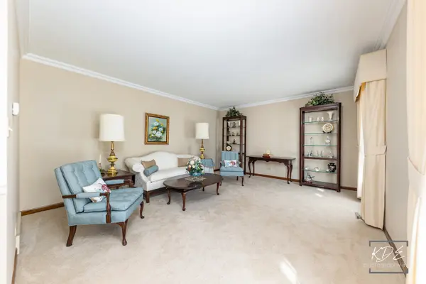 923 Tim Tam CIR, Naperville, IL 60540