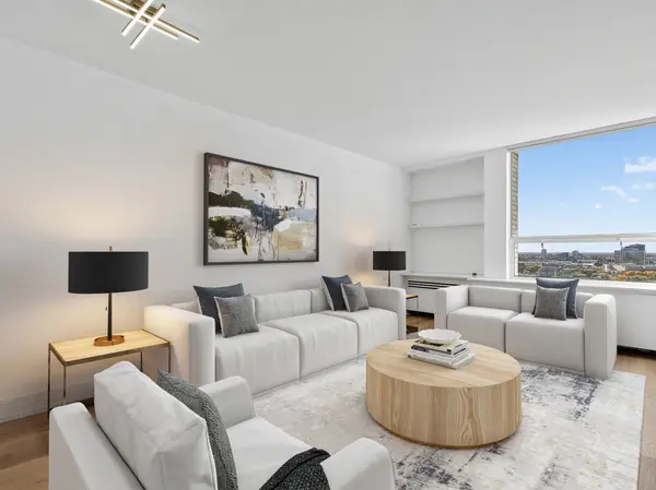 1455 N Sandburg TER #2403, Chicago, IL 60610