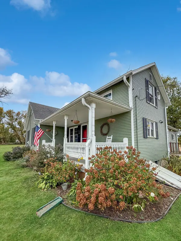 30789 5 Points RD, Kingston, IL 60145