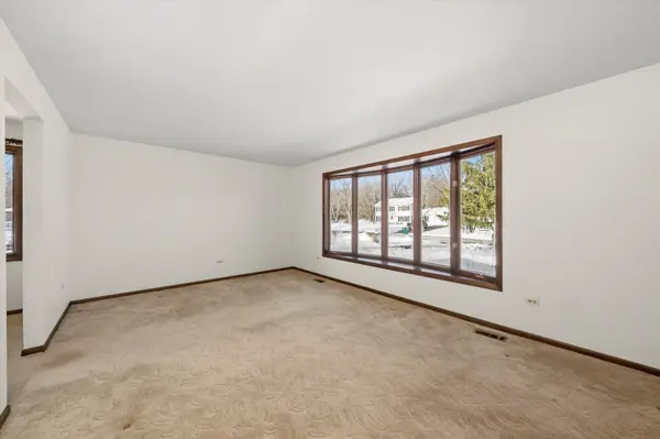 2033 E Hickory ST, Crete, IL 60417