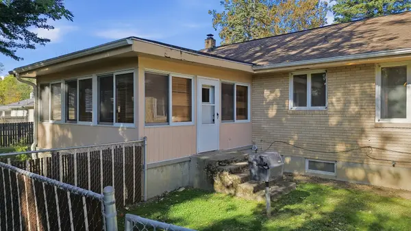 1304 Park LN, Dixon, IL 61021