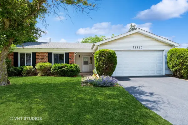 5S730 Malibu LN, Naperville, IL 60540