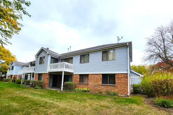 1220 Plum Tree CT #D2, Schaumburg, IL 60193