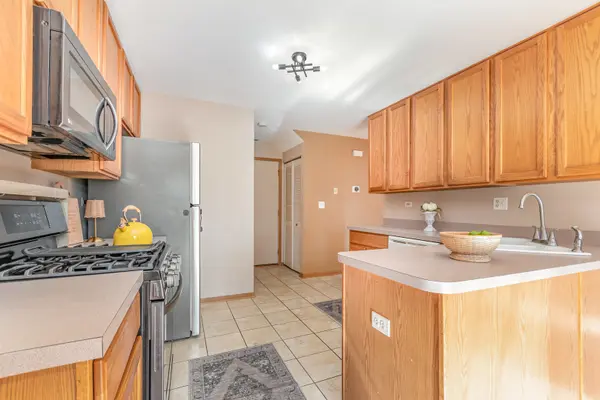16043 Tiger DR, Lockport, IL 60441