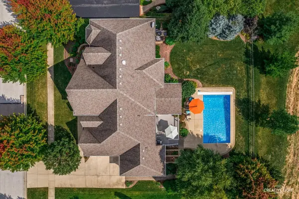 39W841 S Hathaway LN, Geneva, IL 60134