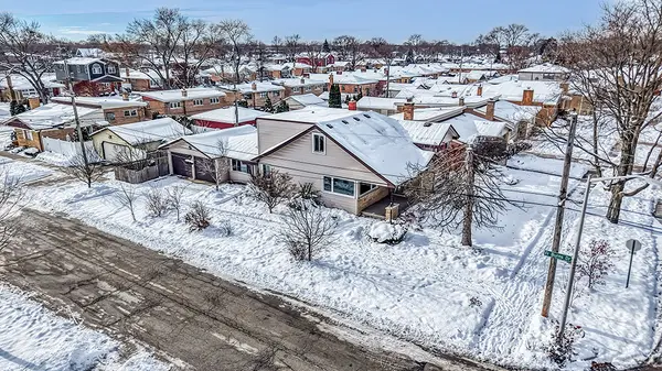 5001 Harnew RD, Oak Lawn, IL 60453