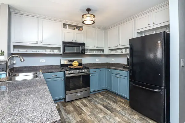 1914 S Austrian Pine ST, Lockport, IL 60441