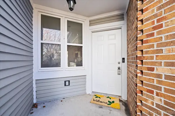 1208 Tennyson LN, Naperville, IL 60540