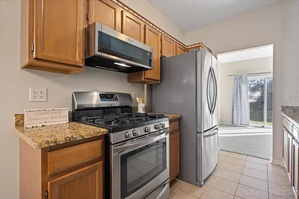 1208 Tennyson LN, Naperville, IL 60540