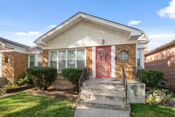 8834 S Oglesby AVE, Chicago, IL 60617