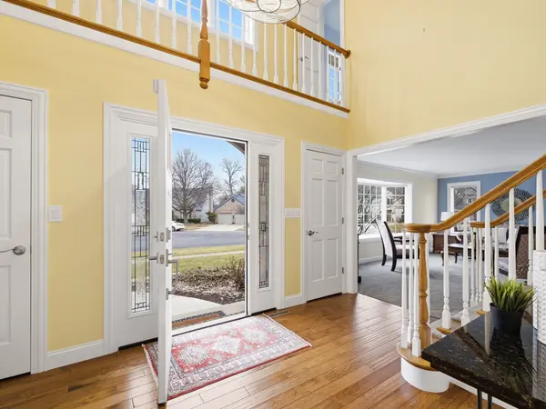 1165 Dickens AVE, Naperville, IL 60563