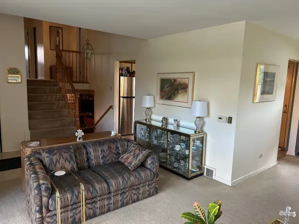 168 S Fairlane AVE, Elmhurst, IL 60126