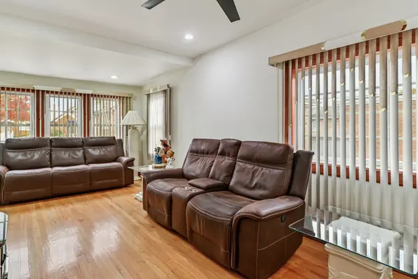 5536 S Normandy AVE, Chicago, IL 60638