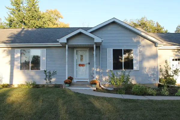 421 Klick ST, Hampshire, IL 60140