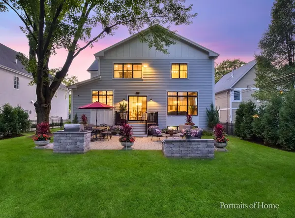 542 N Wright ST, Naperville, IL 60563