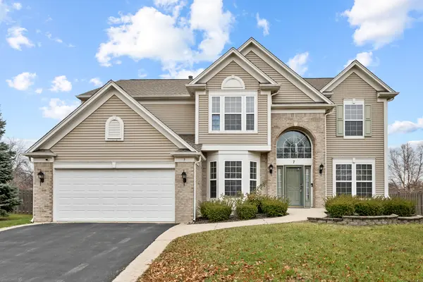 7 Snead CT, Bolingbrook, IL 60490
