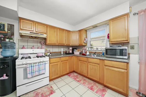 7549 S Roberts RD, Bridgeview, IL 60455
