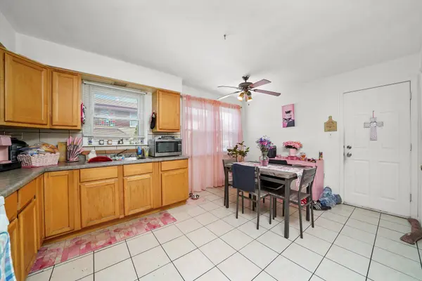 7549 S Roberts RD, Bridgeview, IL 60455