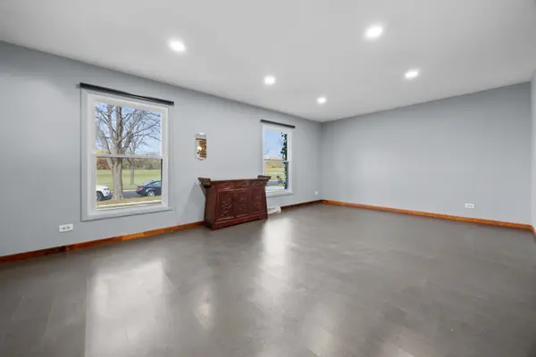 1567 California ST, Elk Grove Village, IL 60007