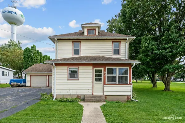 92 Maple ST, Sugar Grove, IL 60554