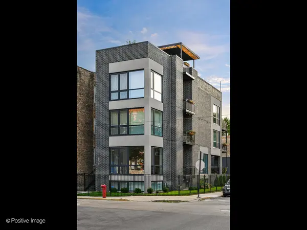 856 N Campbell AVE #3, Chicago, IL 60622