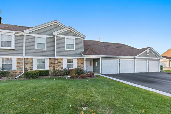 601 Eastview CT #Z1, Schaumburg, IL 60194