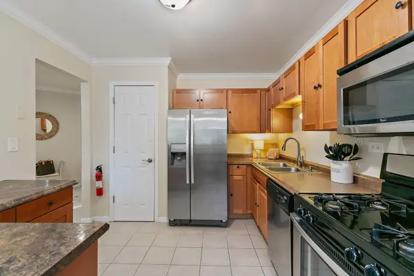 601 Eastview CT #Z1, Schaumburg, IL 60194