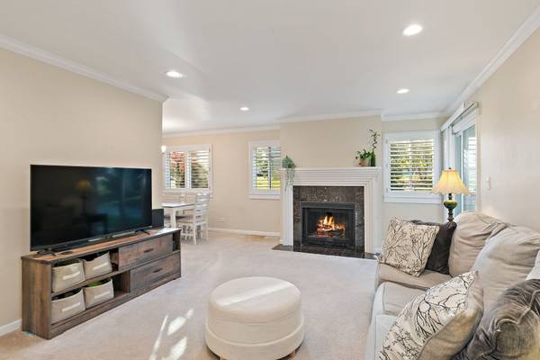 601 Eastview CT #Z1, Schaumburg, IL 60194