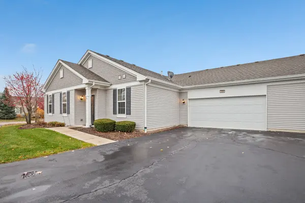 1594 Hannah LN #1112, Pingree Grove, IL 60140